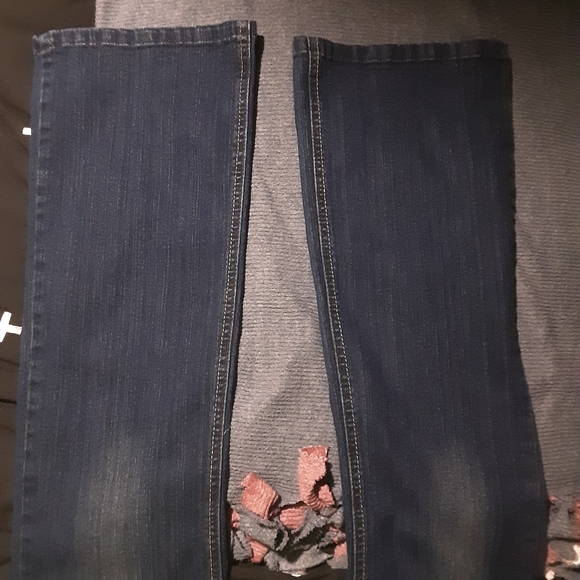 Cuttle Jeans - Picture 3 of 4